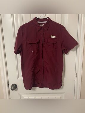 Magellan Outdoor Fishing Shirt Women’s L Burgundy Relaxed Fit Moisture Wicking